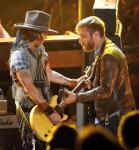 Video: Johnny Depp Rocks 2012 MTV Movie Awards With The Black Keys