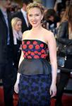 Scarlett Johansson Has Dinner Date With Mysterious Guy