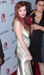 Lindsay Lohan Sells Used Clothes to Pay Tax Debt