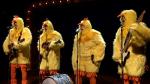 Video: Jimmy Fallon and Blake Shelton Cluck The Lumineers' 'Ho Hey'