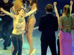 Girls Flash Boobs to Heidi Klum on 'Germany's Next Top Model' Stage