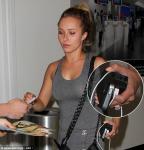 Hayden Panettiere Flashes Massive Diamond Ring