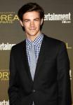 'Arrow' Casts 'Glee' Star Grant Gustin as The Flash
