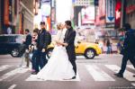 Zach Braff Makes Hilarious Cameo in Random Couple's Wedding Photo