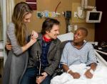 Ethan Hawke and Daughter Visit Patients at a New York Hospital