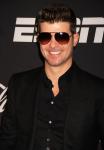 Robin Thicke Ready to Continue Tour After Separating From Paula Patton