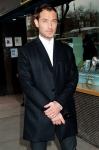 Video: Drunk Jude Law Tries to Kiss Woman at Bar