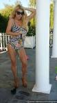 Jessica Simpson Flaunts Toned Body in Swimsuit