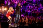Video: Shakira and Blake Shelton Perform 'Medicine' on 'The Voice'