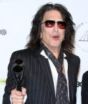 Paul Stanley Apologizes for Offending Eric Stonestreet's Mom, Gene Simmons Denies It