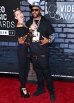 Miley Cyrus NOT Dating Anyone Including Mike WiLL Made It