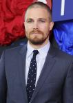 Stephen Amell Denies Arrow Crossover in 'Batman v Superman: Dawn of Justice'