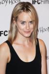 Taylor Schilling Receives Apology Tweet From NYPD Officers Who Previously Scared Her