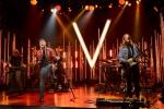 Video: Maroon 5 Performing on 'Saturday Night Live'