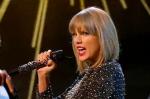 Video: Taylor Swift Performs 'Shake It Off' on U.K.'s 'The X Factor'