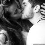 Jessa Duggar Kisses Husband Ben Seewald in New Photo