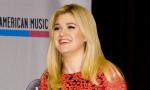 Kelly Clarkson Readies New Album 'Piece by Piece' for March