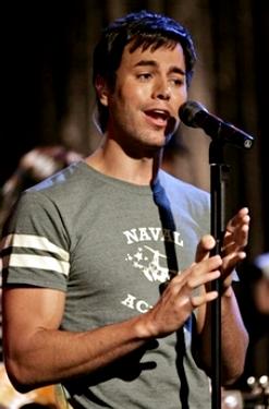 Enrique Iglesias to Perform in 'Young and Restless'