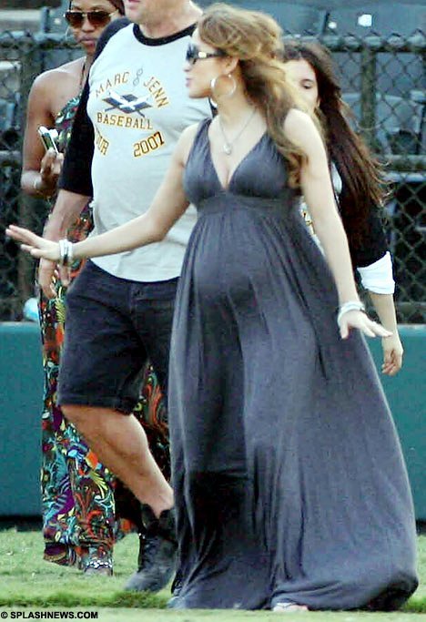 Jennifer Lopez Baby Bump