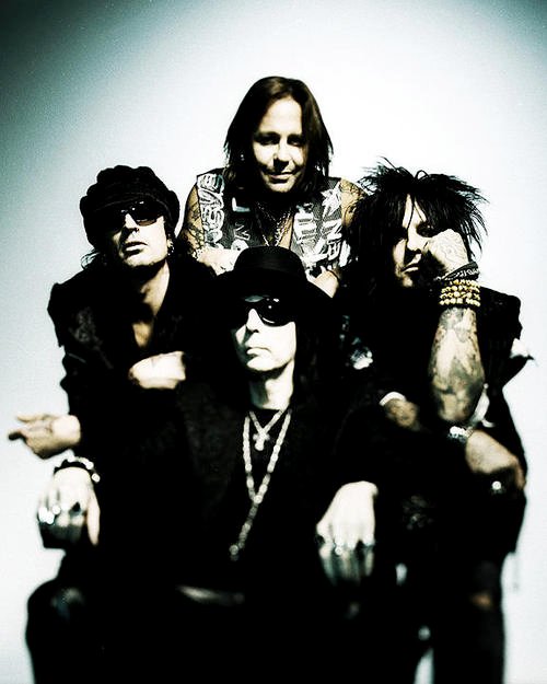 Tommy Lee Still in Motley Crue, Album Coming Up