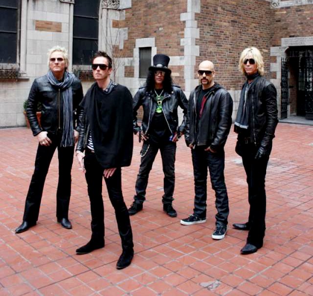 scott weiland velvet revolver. Velvet Revolver Have Some