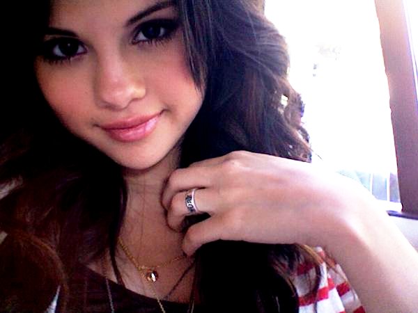 Video Premiere: Selena Gomez#39;s