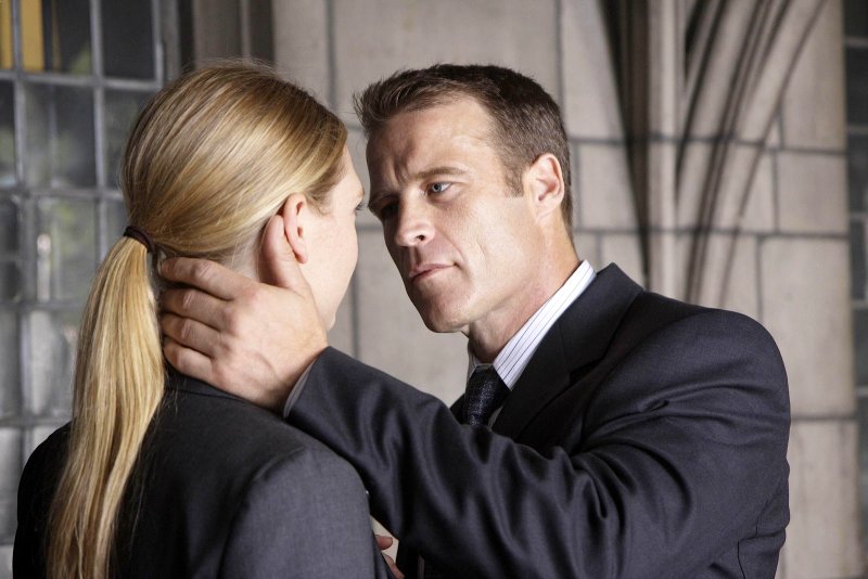 Promo Video of 'Fringe' 1.05: Power Hungry
