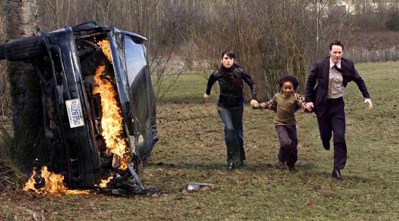 Three Fresh Clips From 'The Day the Earth Stood Still' Emerge