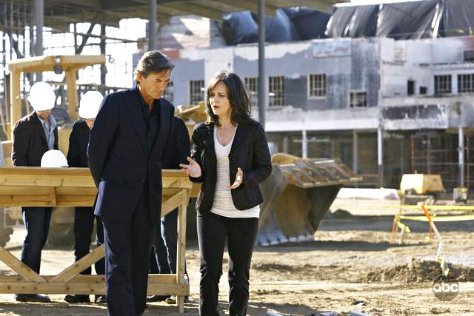 Preview of 'Brothers and Sisters' 3.12: Sibling Rivalry