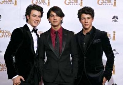 Video: Disney Stars' Red Carpet Appearance at The 66th Annual Golden Globe Awards
