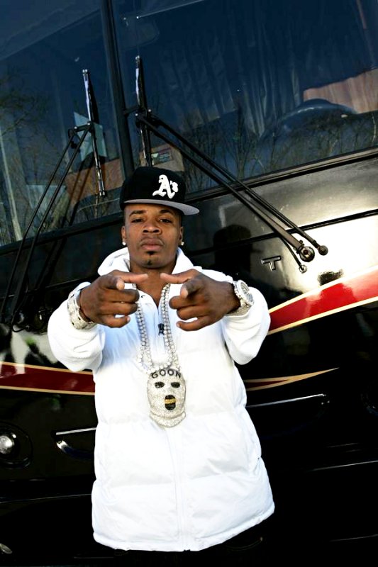 Video Premiere: Plies' 'Gotta Be'