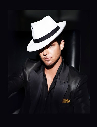 Video Premiere: Robin Thicke's 'Dreamworld'