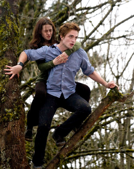 Robert Pattinson Reveals Embarrassing 'Twilight' Injury