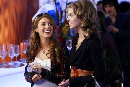 '90210' 1.21 Preview: Liam Hitting on Annie
