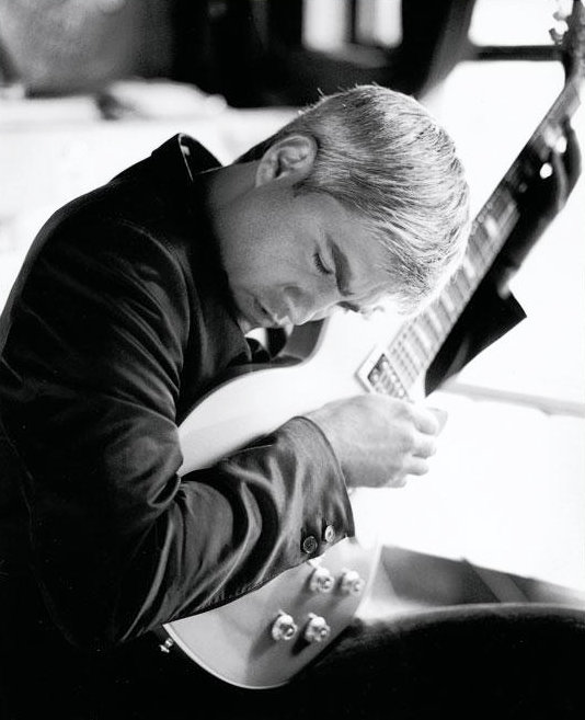 Taylor Hicks Debuts 'Seven Mile Breakdown' Music Video
