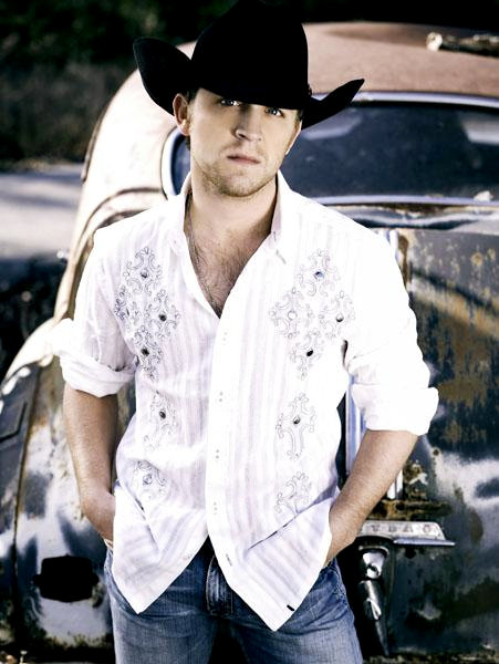 Justin Moore Confirms Wife Pregnant With First Child