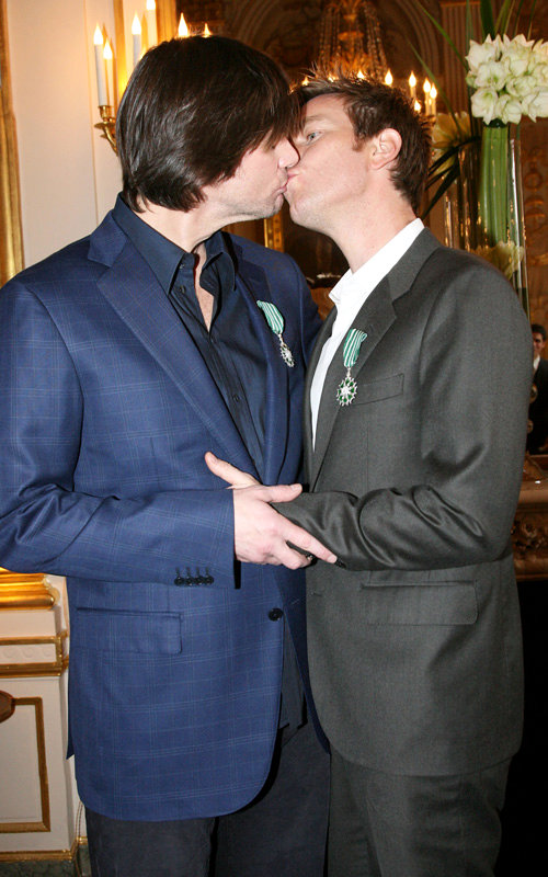 tackle the roles of Steven Jay Russell and Phillip Morris respectively tackle the roles of Steven Jay Russell and Phillip Morris respectively