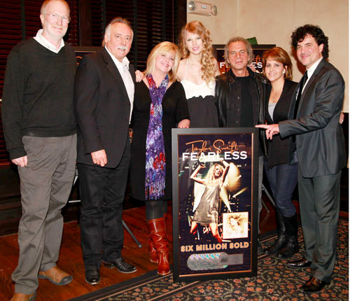 http://www.aceshowbiz.com/images/news/00031395.jpg