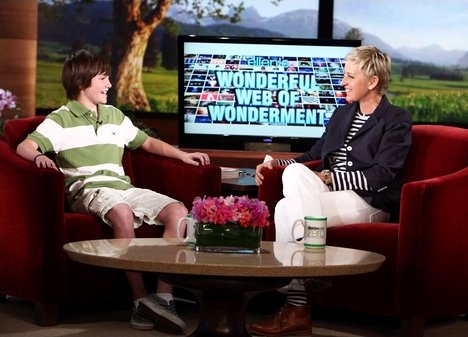 justin bieber dancing on ellen. Justin Bieber Lookalike