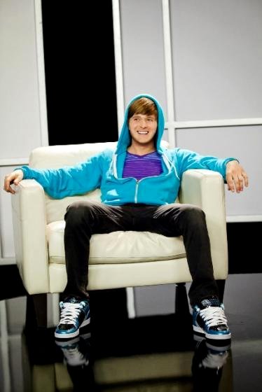 purple justin bieber hoodie. Channels Justin Bieber for