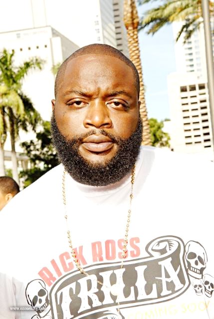 Maybach Music Chain. The music video sees a young