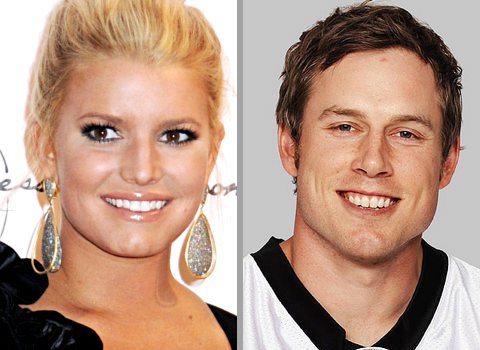 Newly-Engaged Jessica Simpson Flaunts Engagement Ring
