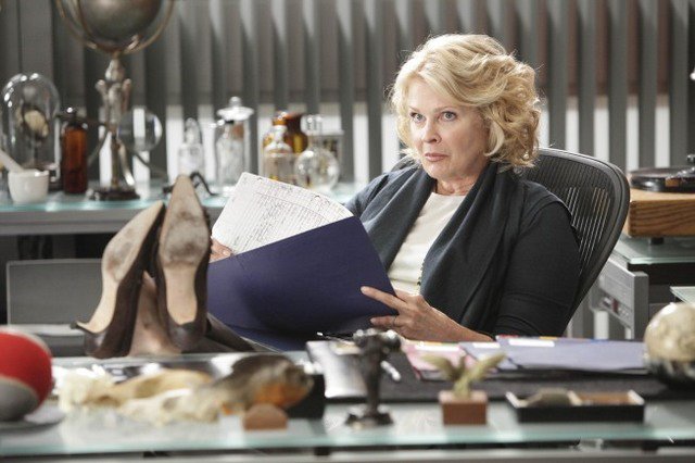 'House M.D.'  7.11 Preview: Cuddy's Mother Dying