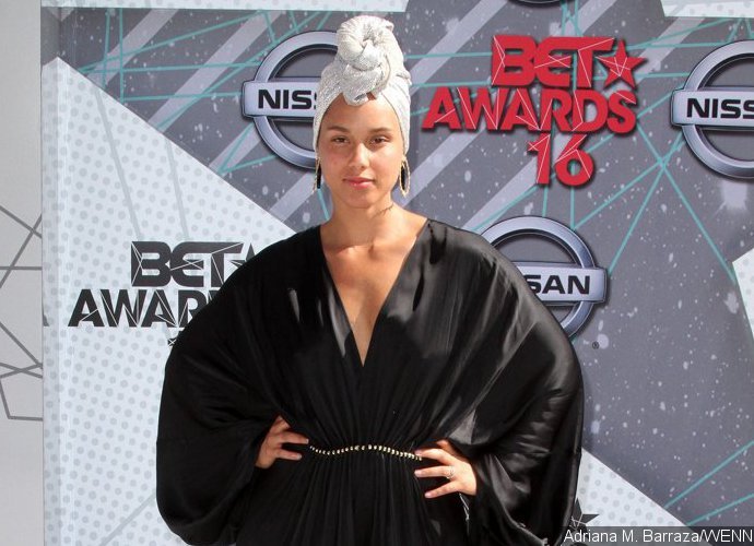 Listen to Alicia Keys' Powerful New Song 'Holy War' Alicia Keys Songs