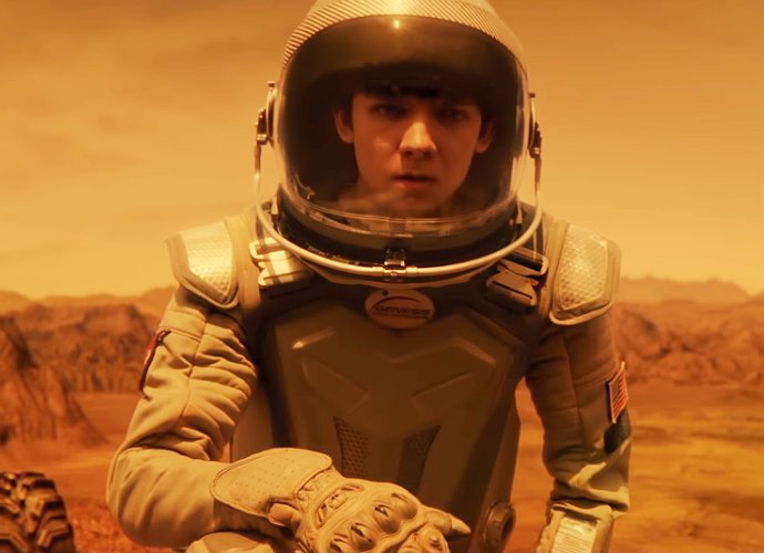 Asa Butterfield Is Martian Coming to Earth in New 'Space Between Us' Trailer