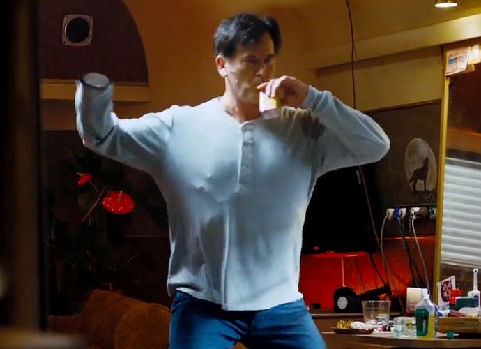 'Ash vs. Evil Dead' First 4 Minutes: Bruce Campbell Is Grooving