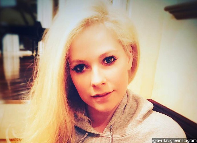 New Beau? Avril Lavigne Spotted Flaunting PDA With Mystery Man