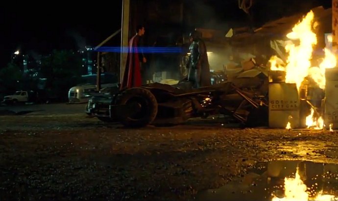 Batman Threatens to Make Superman Bleed in New 'Dawn of Justice' Clip