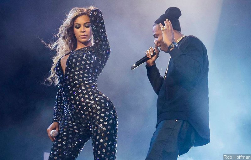 http://www.aceshowbiz.com/images/news/beyonce-brings-out-jay-z-to-perform-drunk-in-love-at-london-show.jpg