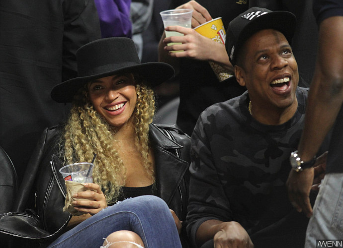 Beyonce Knowles and Jay-Z Hold Hands During Dinner Date With Daughter Blue